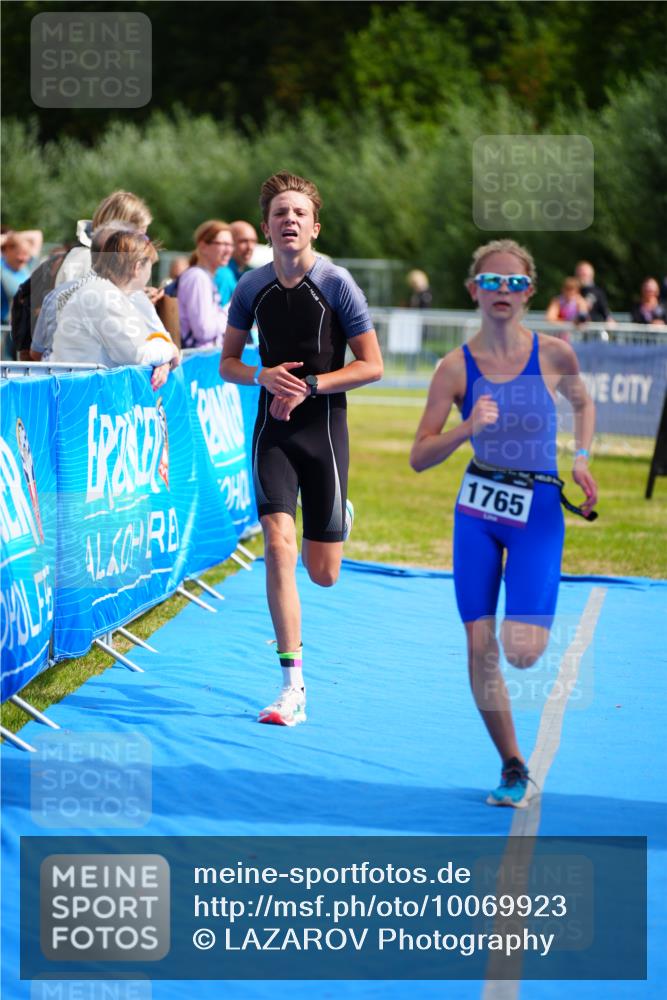 30.08.2026 - Elbe Triathlon Hamburg LAZAROV Photography http://msf.ph/oto/10069923 30.08.2026 12:44:12 Ziel 1747, 1765 meine-sportfotos.de