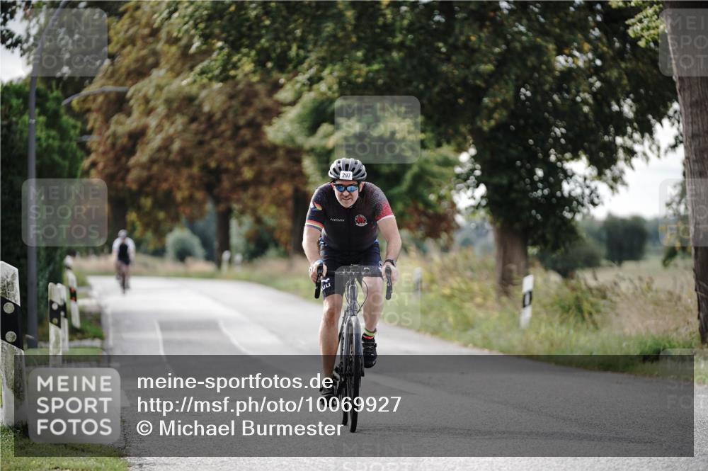 30.08.2026 - Elbe Triathlon Hamburg Michael Burmester http://msf.ph/oto/10069927 30.08.2026 09:50:27 Radfahren 297, 735 meine-sportfotos.de