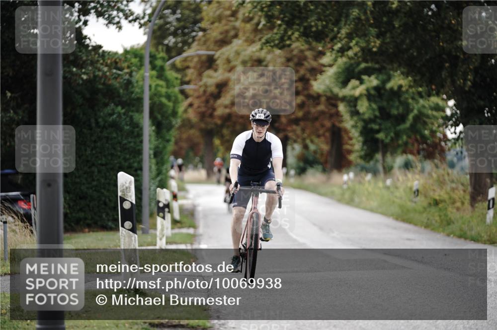 30.08.2026 - Elbe Triathlon Hamburg Michael Burmester http://msf.ph/oto/10069938 30.08.2026 09:50:35 Radfahren 501, 858 meine-sportfotos.de