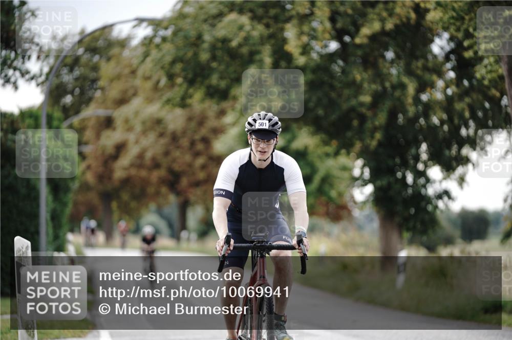 30.08.2026 - Elbe Triathlon Hamburg Michael Burmester http://msf.ph/oto/10069941 30.08.2026 09:50:36 Radfahren 501, 858 meine-sportfotos.de