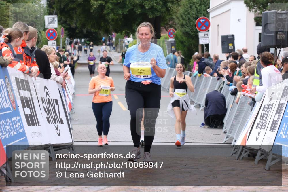 30.08.2026 - Blankeneser Heldenlauf Lena Gebhardt http://msf.ph/oto/10069947 30.08.2026 10:05:32 Ziel 1656, 1657, 1658, 1659, 1773 meine-sportfotos.de