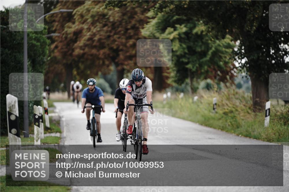 30.08.2026 - Elbe Triathlon Hamburg Michael Burmester http://msf.ph/oto/10069953 30.08.2026 09:50:53 Radfahren 281, 398, 514, 800 meine-sportfotos.de