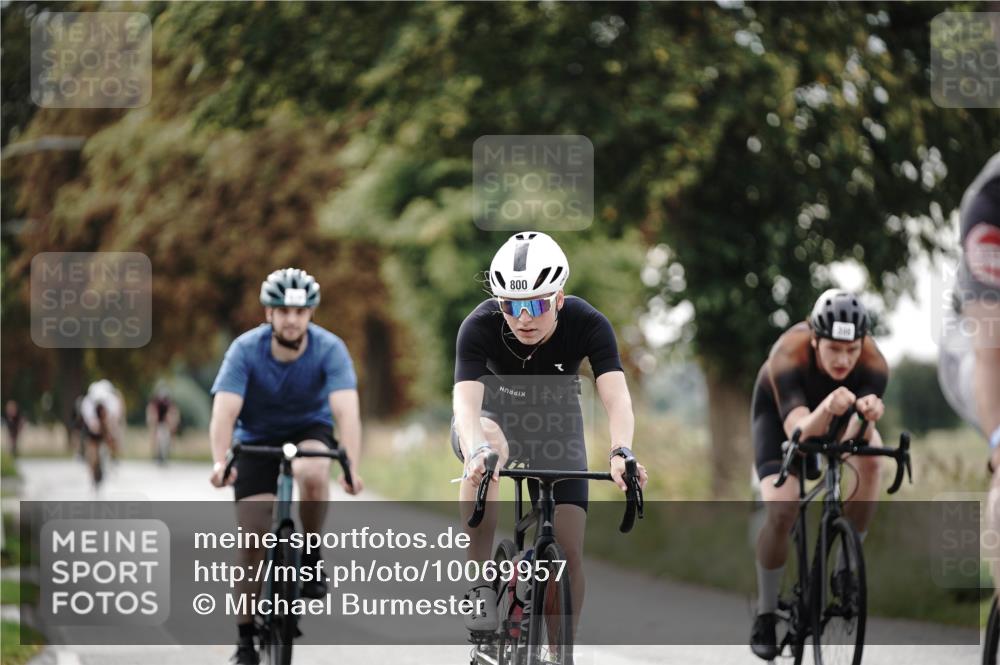 30.08.2026 - Elbe Triathlon Hamburg Michael Burmester http://msf.ph/oto/10069957 30.08.2026 09:50:55 Radfahren 281, 398, 514, 584, 800 meine-sportfotos.de