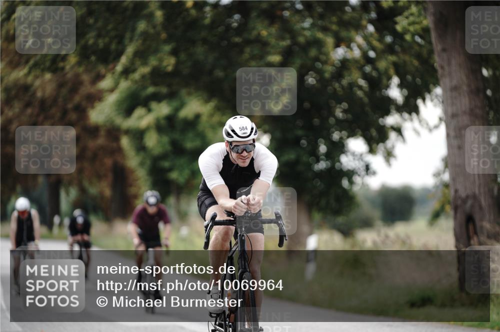 30.08.2026 - Elbe Triathlon Hamburg Michael Burmester http://msf.ph/oto/10069964 30.08.2026 09:51:02 Radfahren 525, 584, 660, 696, 775 meine-sportfotos.de