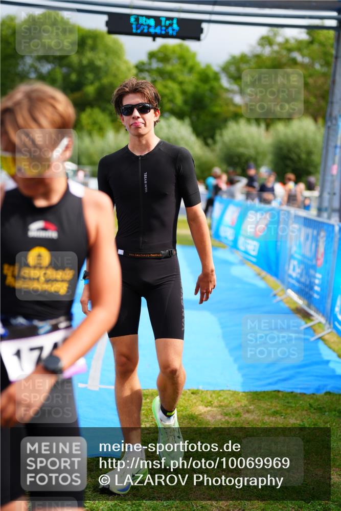 30.08.2026 - Elbe Triathlon Hamburg LAZAROV Photography http://msf.ph/oto/10069969 30.08.2026 12:44:48 Ziel 1743, 1745 meine-sportfotos.de