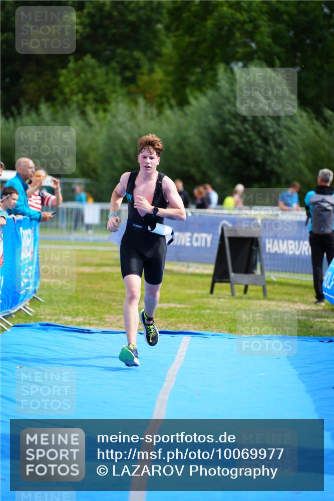 30.08.2026 - Elbe Triathlon Hamburg LAZAROV Photography http://msf.ph/oto/10069977 30.08.2026 12:45:18 Ziel 1733 meine-sportfotos.de