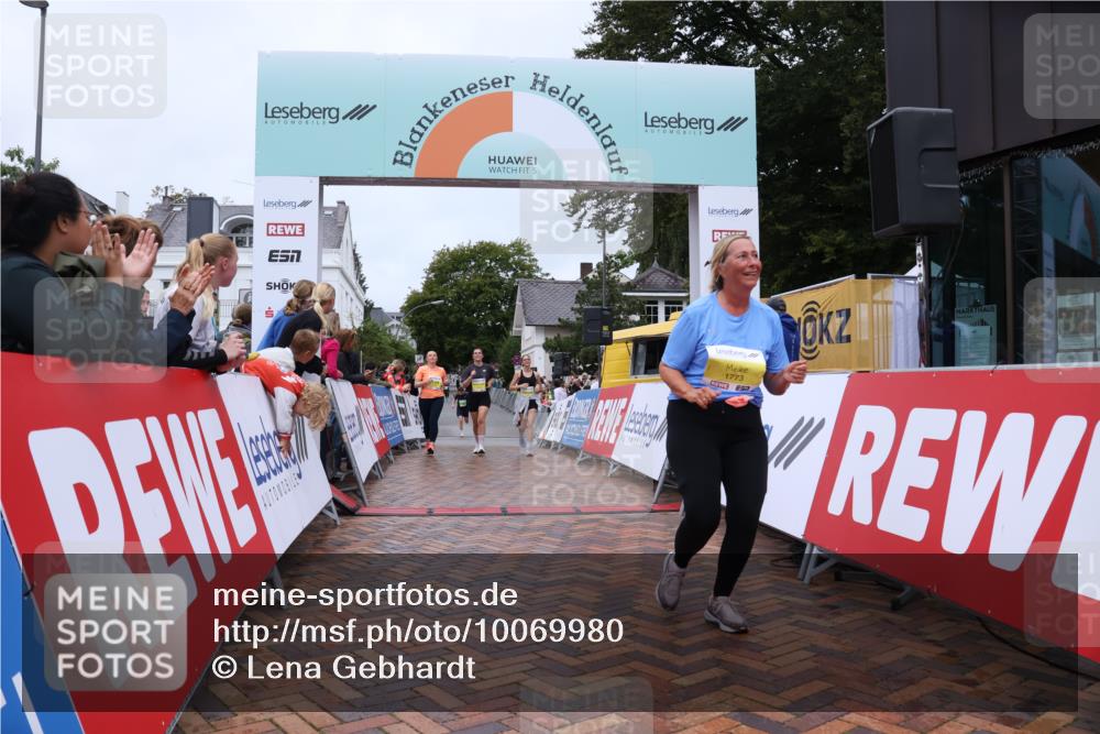 30.08.2026 - Blankeneser Heldenlauf Lena Gebhardt http://msf.ph/oto/10069980 30.08.2026 10:05:37 Ziel 1055, 1190, 1301, 1773 meine-sportfotos.de