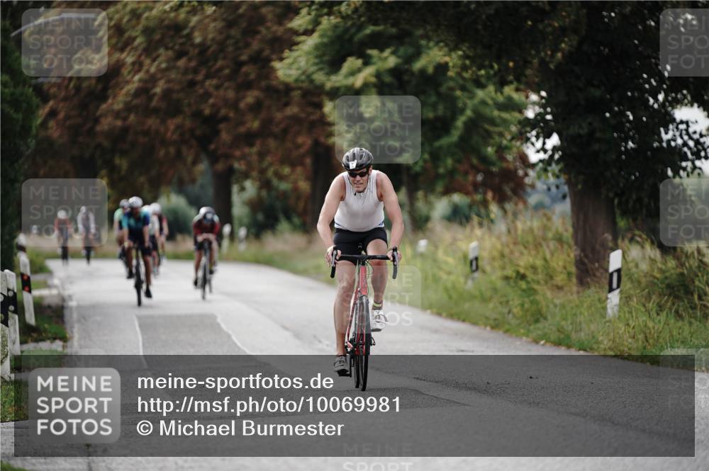30.08.2026 - Elbe Triathlon Hamburg Michael Burmester http://msf.ph/oto/10069981 30.08.2026 09:51:11 Radfahren 492, 565, 696, 708, 709, 754, 936 meine-sportfotos.de