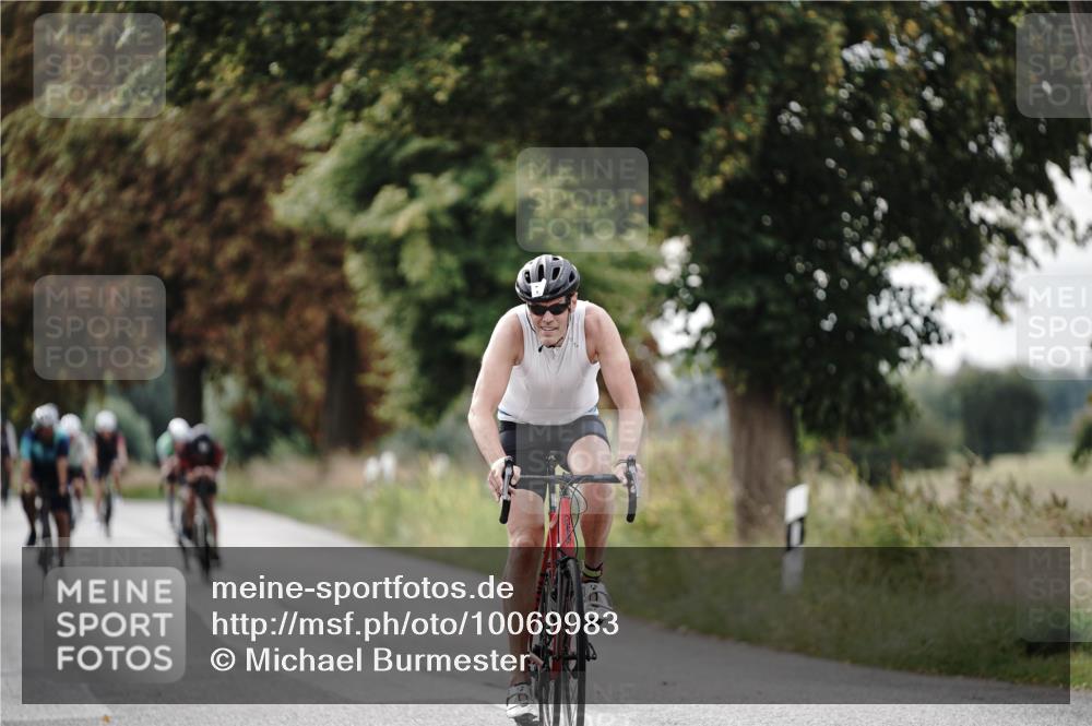 30.08.2026 - Elbe Triathlon Hamburg Michael Burmester http://msf.ph/oto/10069983 30.08.2026 09:51:12 Radfahren 492, 565, 696, 708, 709, 754, 936, 977 meine-sportfotos.de