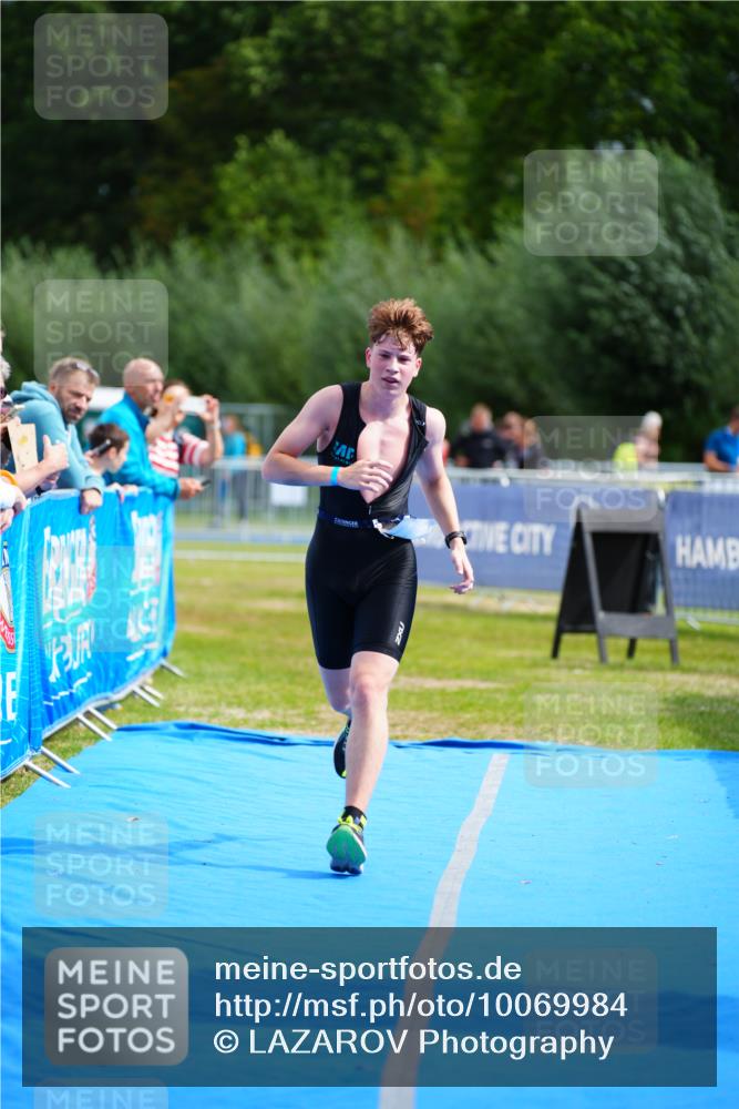 30.08.2026 - Elbe Triathlon Hamburg LAZAROV Photography http://msf.ph/oto/10069984 30.08.2026 12:45:19 Ziel 1733 meine-sportfotos.de