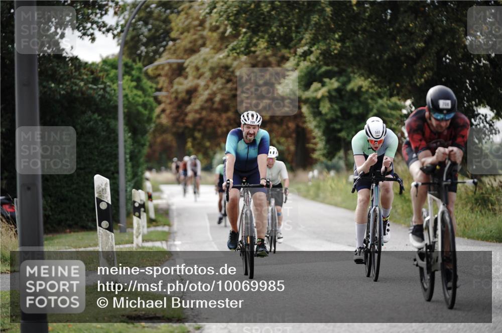 30.08.2026 - Elbe Triathlon Hamburg Michael Burmester http://msf.ph/oto/10069985 30.08.2026 09:51:16 Radfahren 565, 570, 708, 709, 754, 860, 936, 977 meine-sportfotos.de