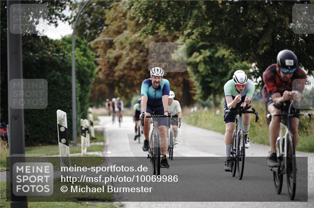 30.08.2026 - Elbe Triathlon Hamburg Michael Burmester http://msf.ph/oto/10069986 30.08.2026 09:51:17 Radfahren 565, 570, 708, 709, 860, 936, 977 meine-sportfotos.de