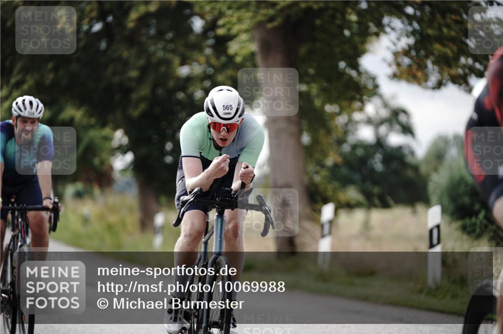 30.08.2026 - Elbe Triathlon Hamburg Michael Burmester http://msf.ph/oto/10069988 30.08.2026 09:51:17 Radfahren 565, 570, 708, 709, 860, 936, 977 meine-sportfotos.de