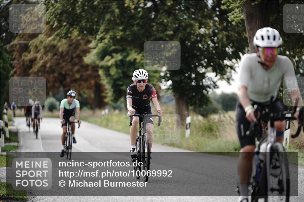 30.08.2026 - Elbe Triathlon Hamburg Michael Burmester http://msf.ph/oto/10069992 30.08.2026 09:51:19 Radfahren 565, 570, 708, 709, 860, 861, 936, 977 meine-sportfotos.de