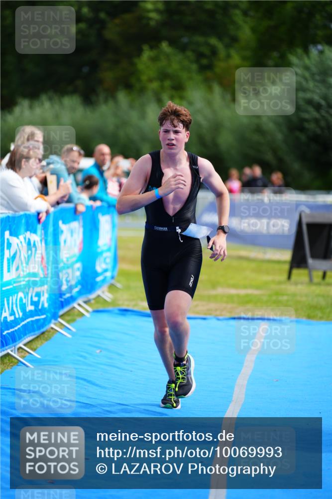 30.08.2026 - Elbe Triathlon Hamburg LAZAROV Photography http://msf.ph/oto/10069993 30.08.2026 12:45:19 Ziel 1733 meine-sportfotos.de
