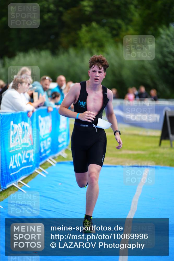 30.08.2026 - Elbe Triathlon Hamburg LAZAROV Photography http://msf.ph/oto/10069996 30.08.2026 12:45:19 Ziel 1733 meine-sportfotos.de