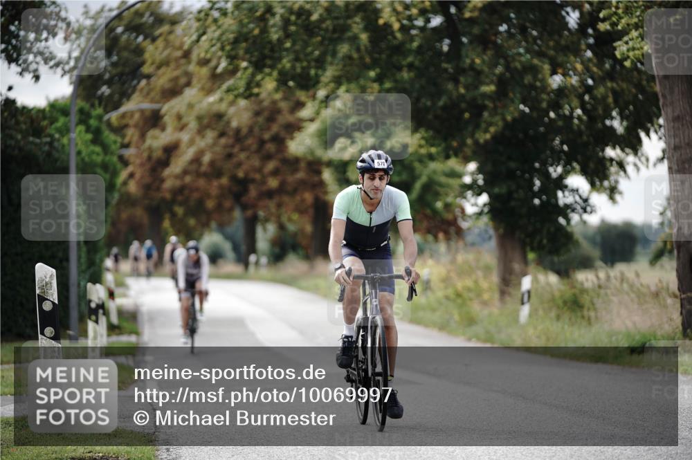 30.08.2026 - Elbe Triathlon Hamburg Michael Burmester http://msf.ph/oto/10069997 30.08.2026 09:51:20 Radfahren 565, 570, 709, 860, 861, 936, 977 meine-sportfotos.de