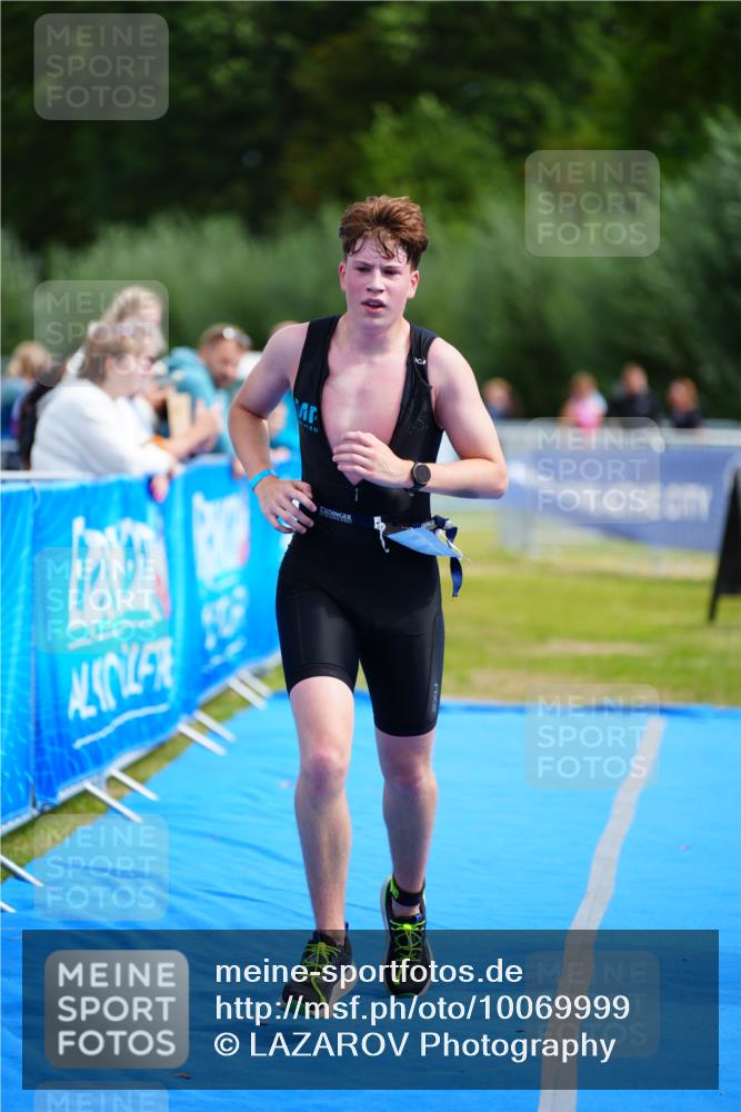 30.08.2026 - Elbe Triathlon Hamburg LAZAROV Photography http://msf.ph/oto/10069999 30.08.2026 12:45:20 Ziel 1733 meine-sportfotos.de
