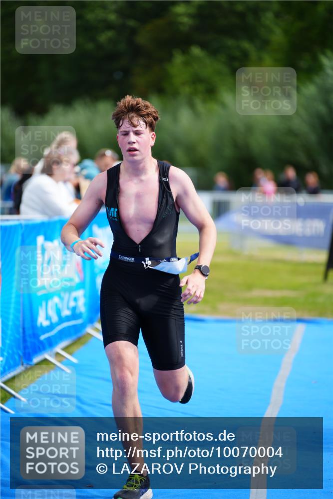 30.08.2026 - Elbe Triathlon Hamburg LAZAROV Photography http://msf.ph/oto/10070004 30.08.2026 12:45:20 Ziel 1733 meine-sportfotos.de