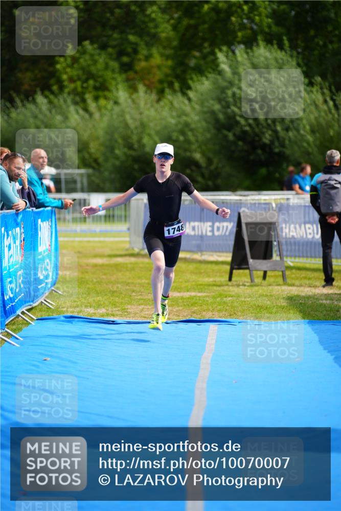 30.08.2026 - Elbe Triathlon Hamburg LAZAROV Photography http://msf.ph/oto/10070007 30.08.2026 12:46:29 Ziel 1748 meine-sportfotos.de