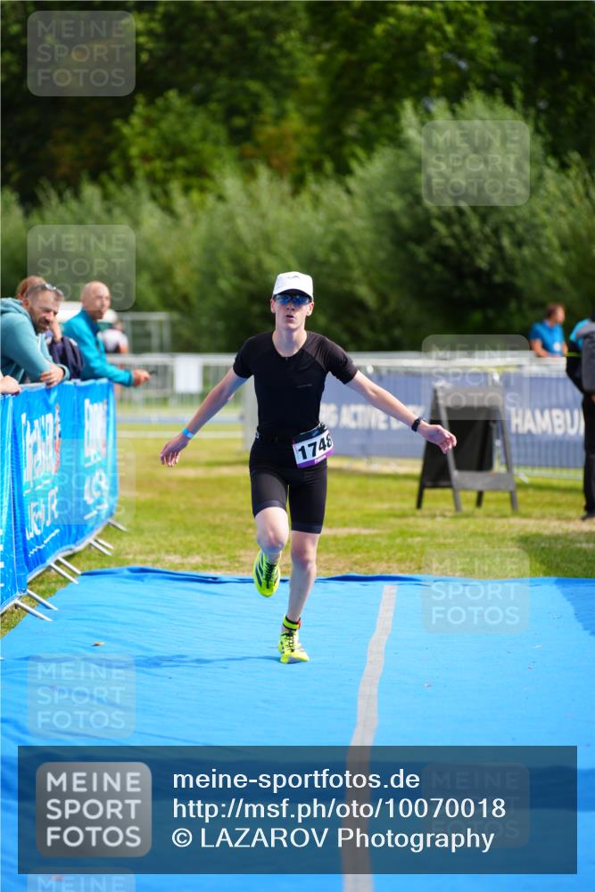 30.08.2026 - Elbe Triathlon Hamburg LAZAROV Photography http://msf.ph/oto/10070018 30.08.2026 12:46:29 Ziel 1748 meine-sportfotos.de
