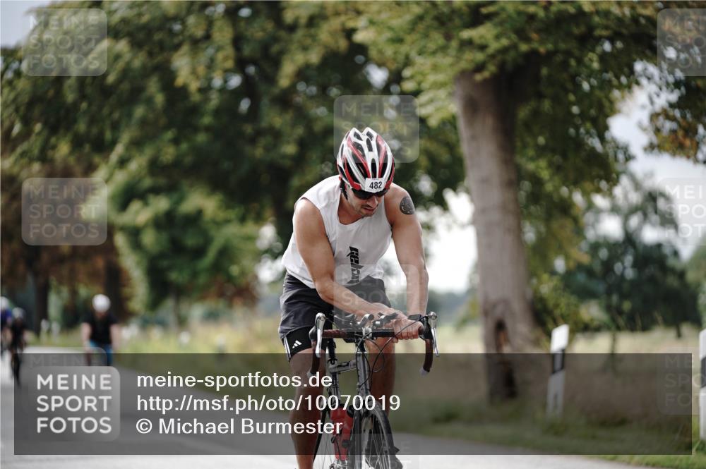 30.08.2026 - Elbe Triathlon Hamburg Michael Burmester http://msf.ph/oto/10070019 30.08.2026 09:51:35 Radfahren 431, 482, 554, 602, 842, 865, 905 meine-sportfotos.de