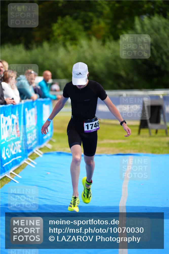 30.08.2026 - Elbe Triathlon Hamburg LAZAROV Photography http://msf.ph/oto/10070030 30.08.2026 12:46:30 Ziel 1748 meine-sportfotos.de