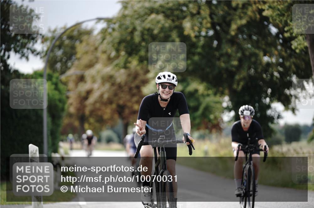 30.08.2026 - Elbe Triathlon Hamburg Michael Burmester http://msf.ph/oto/10070031 30.08.2026 09:51:40 Radfahren 431, 554, 602, 609, 683, 763, 865, 905 meine-sportfotos.de
