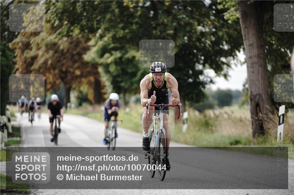 30.08.2026 - Elbe Triathlon Hamburg Michael Burmester http://msf.ph/oto/10070044 30.08.2026 09:51:43 Radfahren 554, 602, 609, 683, 763, 840, 865, 905 meine-sportfotos.de
