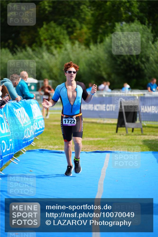 30.08.2026 - Elbe Triathlon Hamburg LAZAROV Photography http://msf.ph/oto/10070049 30.08.2026 12:46:41 Ziel 1722, 1738 meine-sportfotos.de