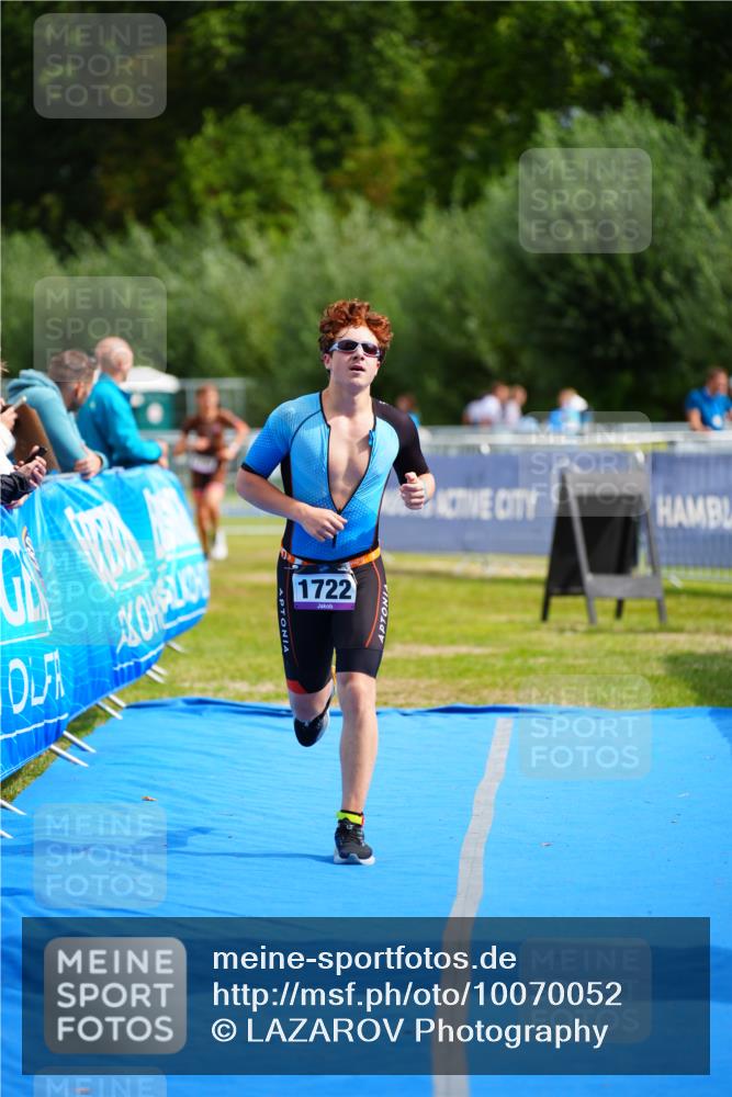 30.08.2026 - Elbe Triathlon Hamburg LAZAROV Photography http://msf.ph/oto/10070052 30.08.2026 12:46:41 Ziel 1722, 1738 meine-sportfotos.de