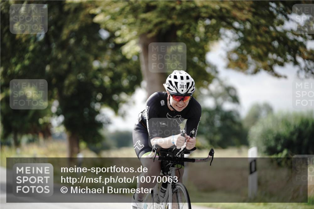 30.08.2026 - Elbe Triathlon Hamburg Michael Burmester http://msf.ph/oto/10070063 30.08.2026 09:51:51 Radfahren 381, 538, 587, 840, 916 meine-sportfotos.de