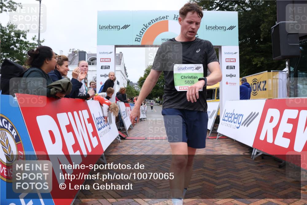 30.08.2026 - Blankeneser Heldenlauf Lena Gebhardt http://msf.ph/oto/10070065 30.08.2026 10:05:46 Ziel 1055, 1190, 1301, 5838 meine-sportfotos.de