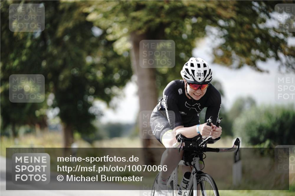 30.08.2026 - Elbe Triathlon Hamburg Michael Burmester http://msf.ph/oto/10070066 30.08.2026 09:51:51 Radfahren 381, 538, 587, 840, 916 meine-sportfotos.de