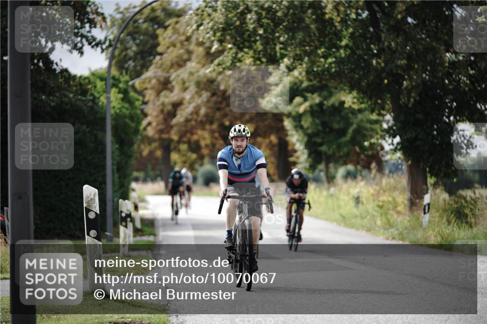 30.08.2026 - Elbe Triathlon Hamburg Michael Burmester http://msf.ph/oto/10070067 30.08.2026 09:51:54 Radfahren 381, 538, 587, 686, 690, 916 meine-sportfotos.de