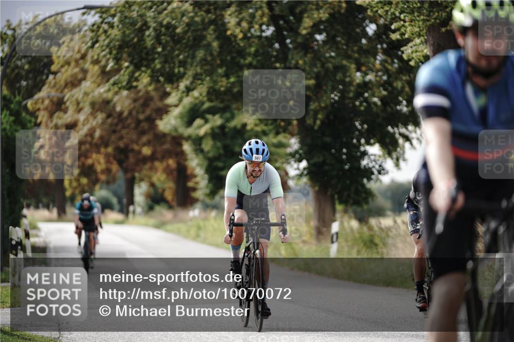 30.08.2026 - Elbe Triathlon Hamburg Michael Burmester http://msf.ph/oto/10070072 30.08.2026 09:51:55 Radfahren 538, 587, 686, 690, 792, 916 meine-sportfotos.de