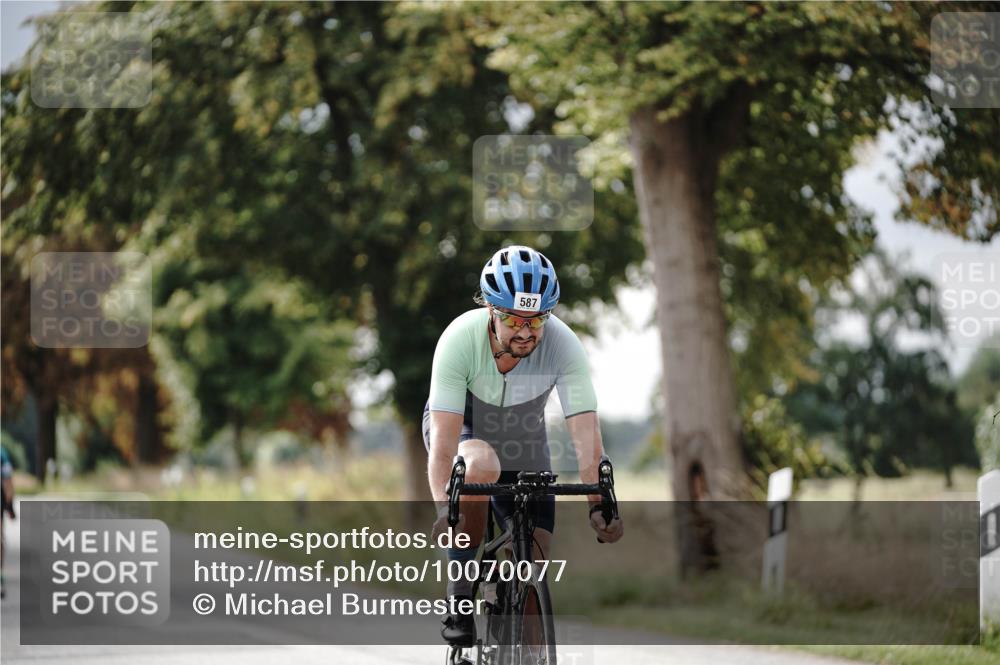 30.08.2026 - Elbe Triathlon Hamburg Michael Burmester http://msf.ph/oto/10070077 30.08.2026 09:51:56 Radfahren 538, 587, 686, 690, 792, 916 meine-sportfotos.de