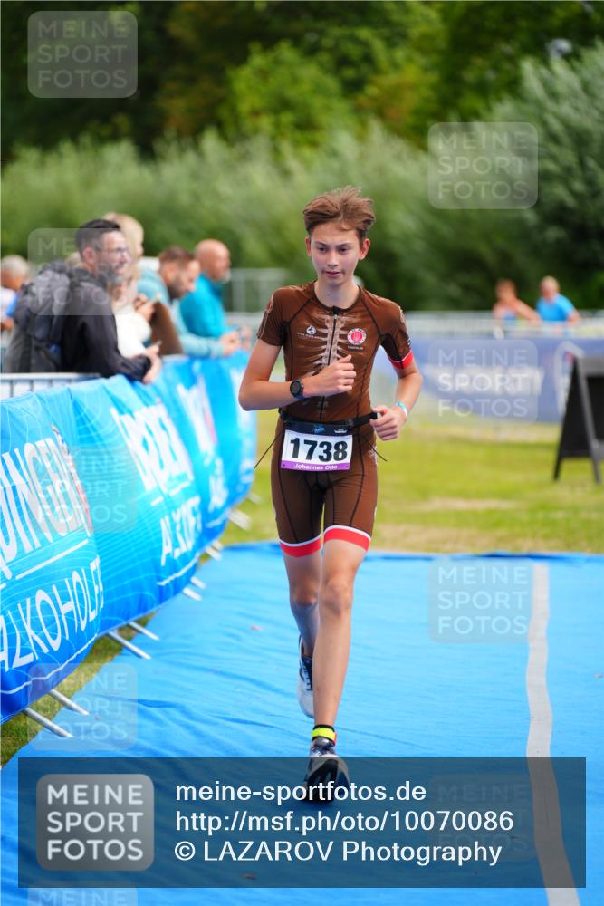 30.08.2026 - Elbe Triathlon Hamburg LAZAROV Photography http://msf.ph/oto/10070086 30.08.2026 12:46:49 Ziel 1738 meine-sportfotos.de