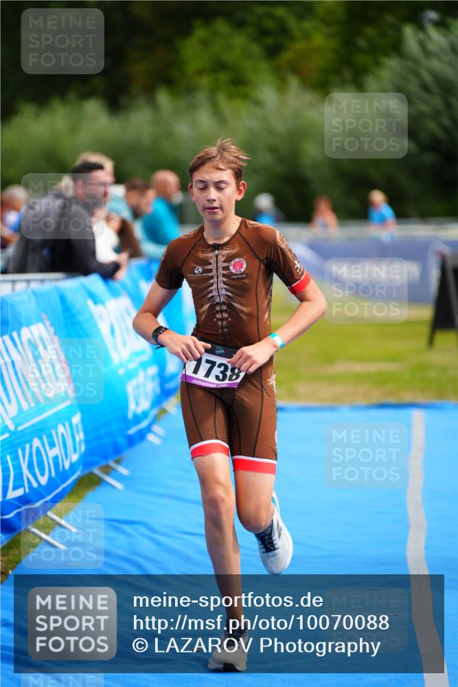 30.08.2026 - Elbe Triathlon Hamburg LAZAROV Photography http://msf.ph/oto/10070088 30.08.2026 12:46:49 Ziel 1738 meine-sportfotos.de