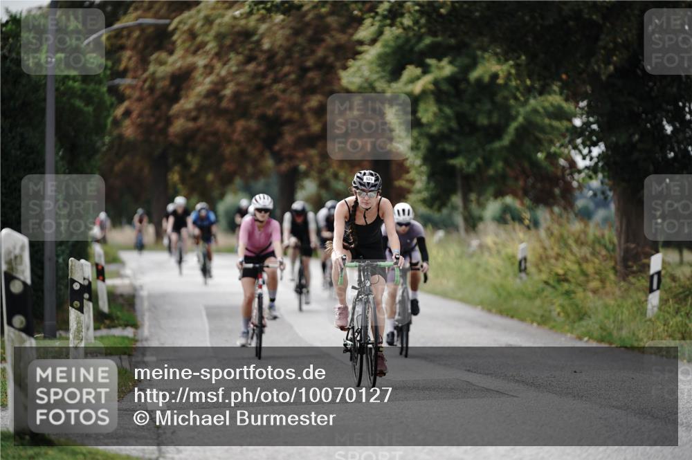 30.08.2026 - Elbe Triathlon Hamburg Michael Burmester http://msf.ph/oto/10070127 30.08.2026 09:52:23 Radfahren 500, 550, 714, 761, 828, 867, 871, 914 meine-sportfotos.de