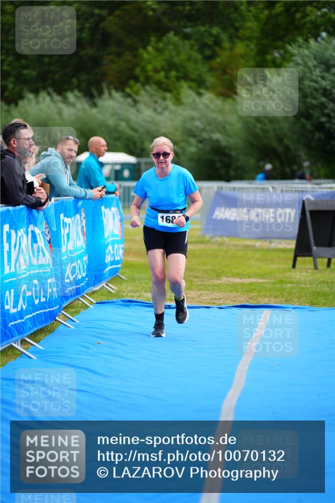 30.08.2026 - Elbe Triathlon Hamburg LAZAROV Photography http://msf.ph/oto/10070132 30.08.2026 12:47:02 Ziel 1684, 1732 meine-sportfotos.de
