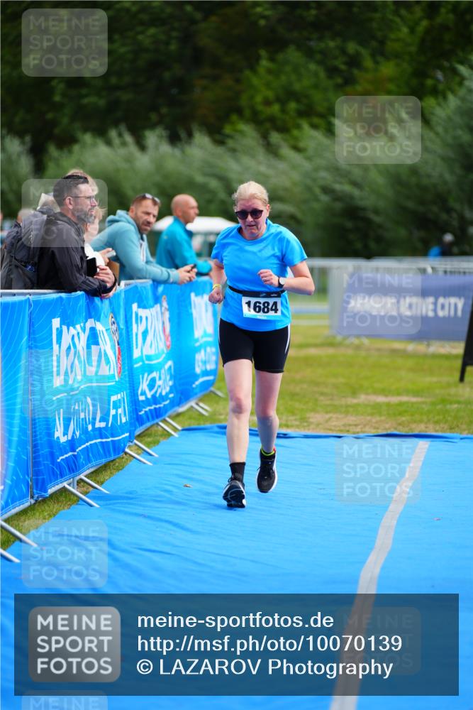 30.08.2026 - Elbe Triathlon Hamburg LAZAROV Photography http://msf.ph/oto/10070139 30.08.2026 12:47:02 Ziel 1684, 1732 meine-sportfotos.de