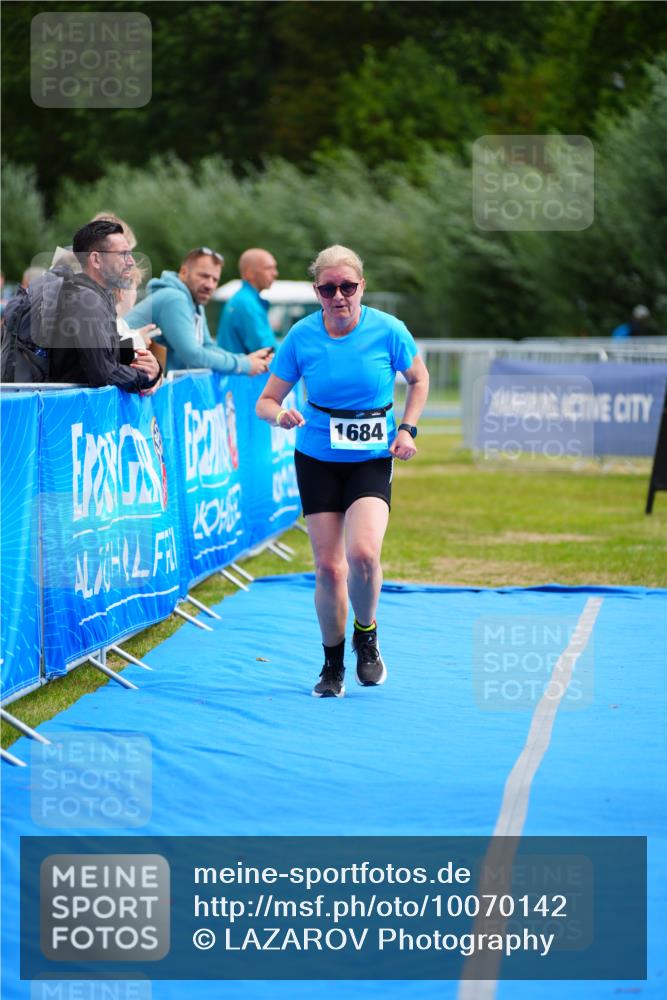 30.08.2026 - Elbe Triathlon Hamburg LAZAROV Photography http://msf.ph/oto/10070142 30.08.2026 12:47:02 Ziel 1684, 1732 meine-sportfotos.de