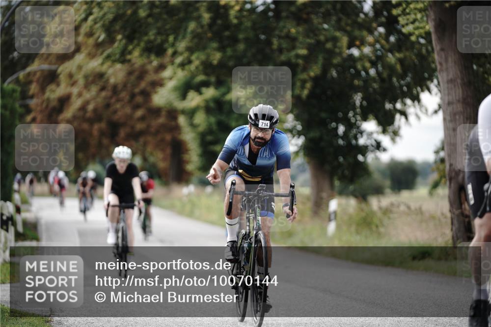 30.08.2026 - Elbe Triathlon Hamburg Michael Burmester http://msf.ph/oto/10070144 30.08.2026 09:52:29 Radfahren 439, 500, 668, 714, 732, 761, 811, 849, 867, 889, 903, 914 meine-sportfotos.de