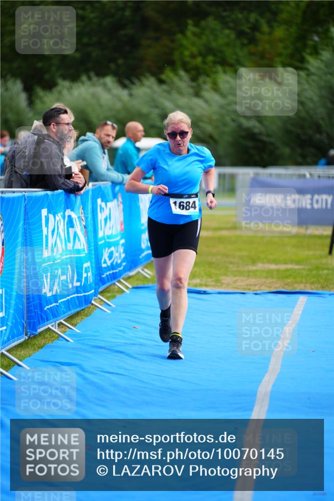 30.08.2026 - Elbe Triathlon Hamburg LAZAROV Photography http://msf.ph/oto/10070145 30.08.2026 12:47:03 Ziel 1684, 1732 meine-sportfotos.de