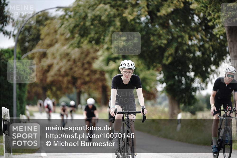 30.08.2026 - Elbe Triathlon Hamburg Michael Burmester http://msf.ph/oto/10070146 30.08.2026 09:52:31 Radfahren 389, 439, 500, 668, 714, 732, 811, 849, 889, 903 meine-sportfotos.de