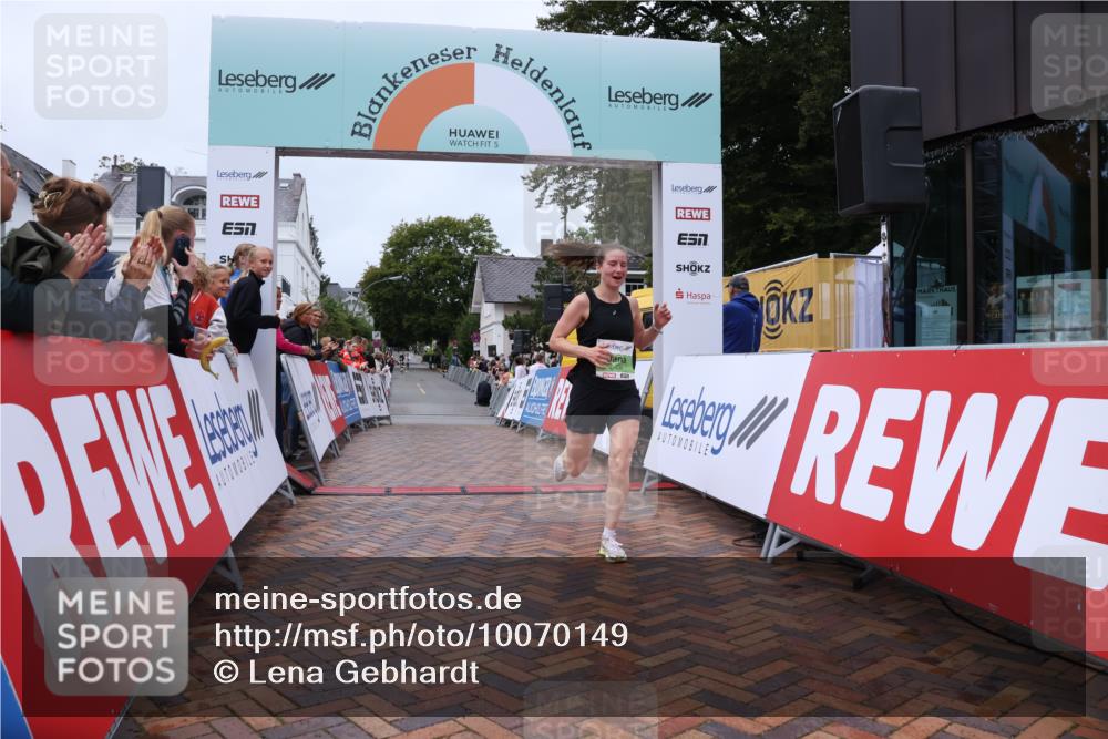 30.08.2026 - Blankeneser Heldenlauf Lena Gebhardt http://msf.ph/oto/10070149 30.08.2026 10:06:15 Ziel 5408 meine-sportfotos.de