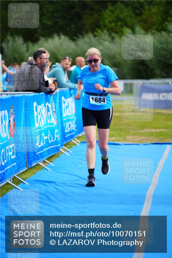 30.08.2026 - Elbe Triathlon Hamburg LAZAROV Photography http://msf.ph/oto/10070151 30.08.2026 12:47:03 Ziel 1684, 1732 meine-sportfotos.de