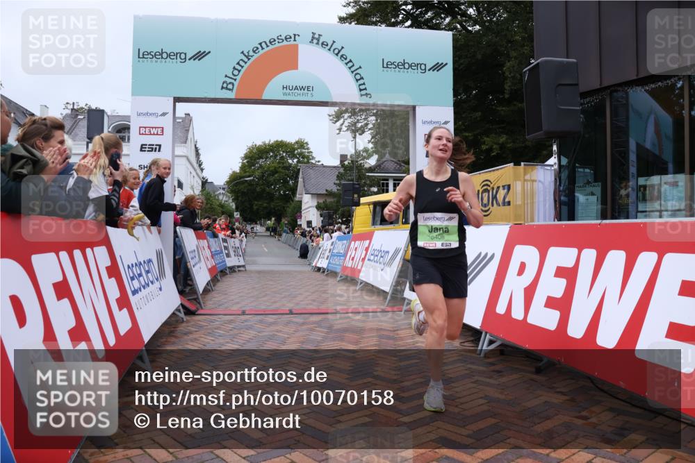 30.08.2026 - Blankeneser Heldenlauf Lena Gebhardt http://msf.ph/oto/10070158 30.08.2026 10:06:15 Ziel 5408 meine-sportfotos.de