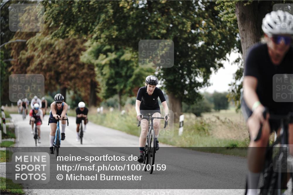 30.08.2026 - Elbe Triathlon Hamburg Michael Burmester http://msf.ph/oto/10070159 30.08.2026 09:52:34 Radfahren 389, 425, 439, 668, 732, 739, 811, 849, 889, 903 meine-sportfotos.de